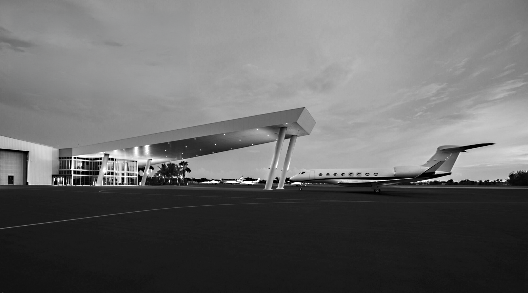 Fontainebleau Aviation FBO